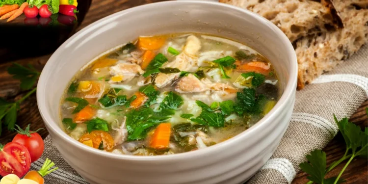 طريقة عمل شوربة الخضار بالفراخ
