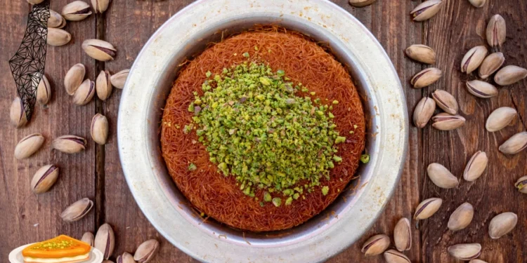 طريقة عمل كنافة نابلسية خشنة بالجبنة